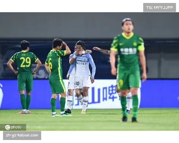 大连英博角球防守策略未达中超标准 面对脚法精湛球员束手无策 大连英博角球防守策略未达中超标准 面对脚法精湛球员束手无策